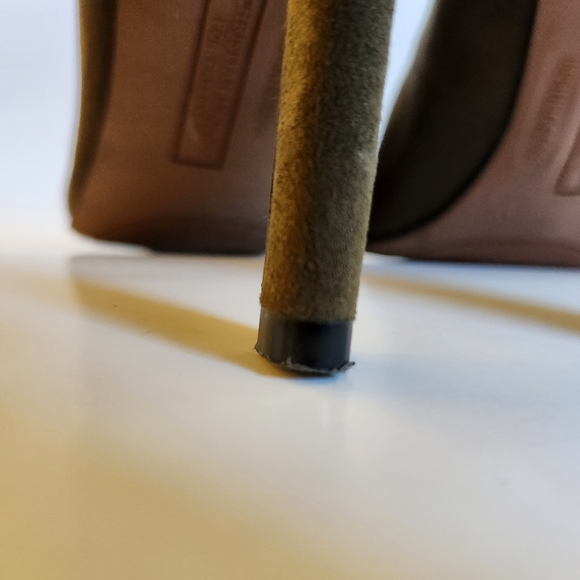 Christian Siriano Heels Olive Green,  Suede Heels, Size 9.5 - Picture 8 of 11